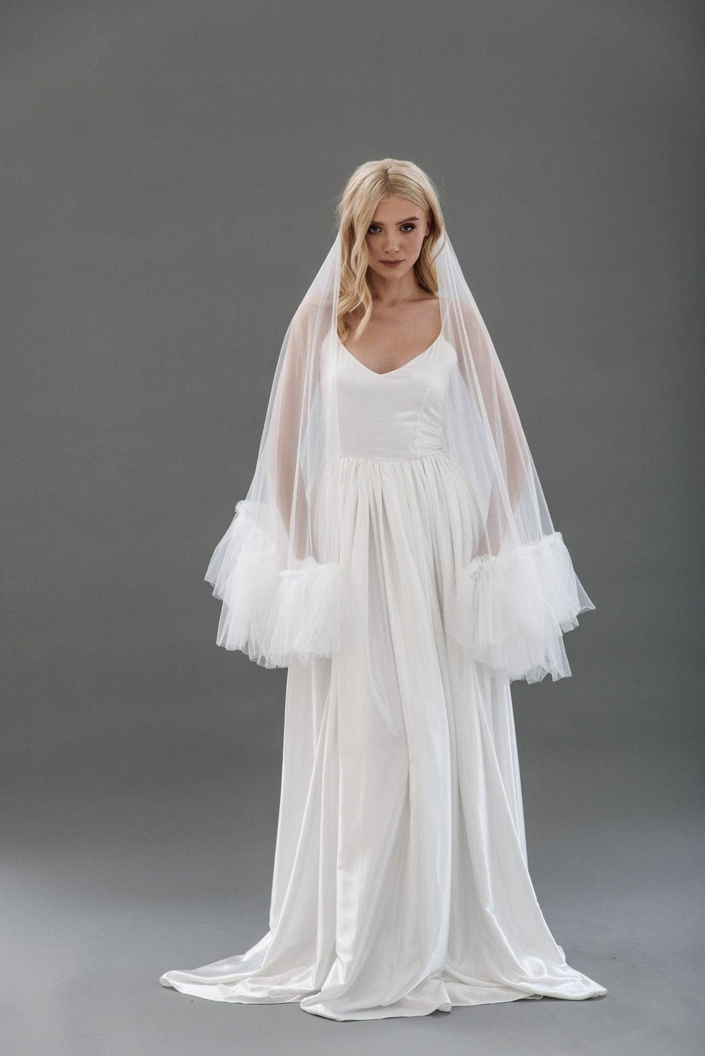 Heirloom Bridal Company - Veil V2413: Fingertip