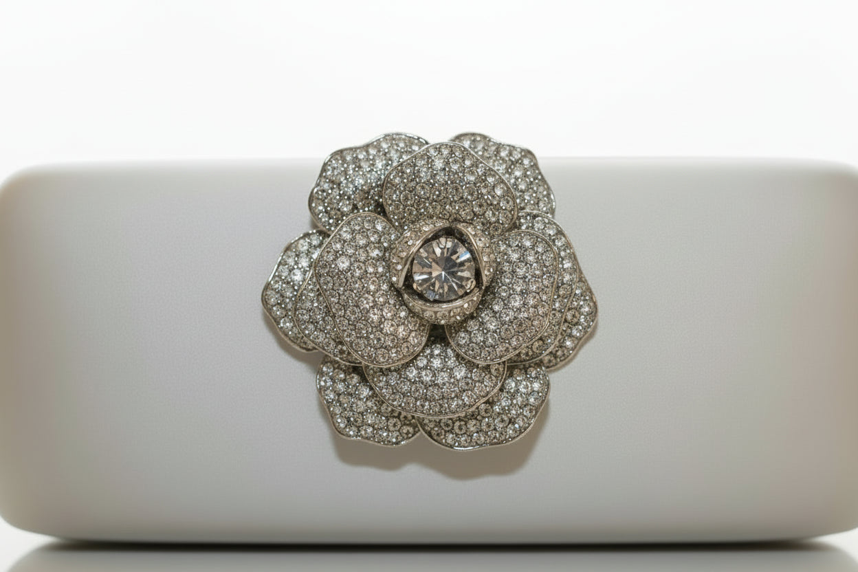 Floral Clasp Bag For Women With Elegant Flower Pattern Secure Magnetic Closure Satin Lining