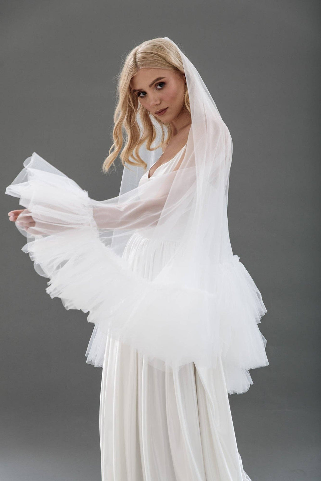 Santa Barbara Bridal Collective- Veil V2413: Fingertip